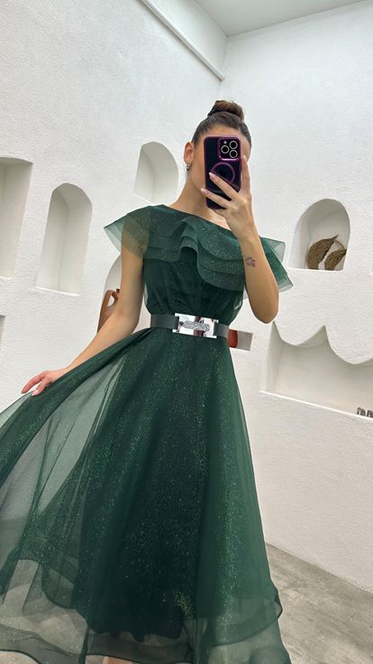 Zümrüt Volanlı Kemerli Midi Boy Tül Abiye Elbise