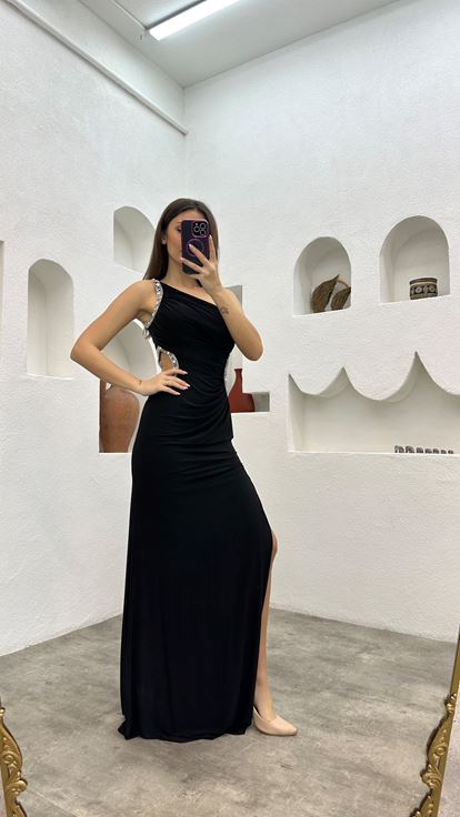 Siyah Beli İşlemeli Tek Omuz Saten Abiye Elbise