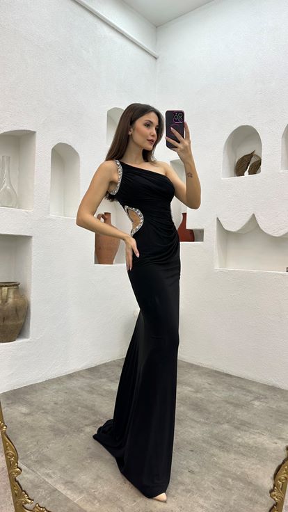 Siyah Beli İşlemeli Tek Omuz Saten Abiye Elbise