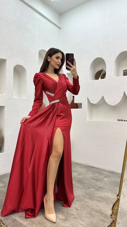 Kırmızı Beli İşlemeli Uzun Kol Saten Abiye Elbise