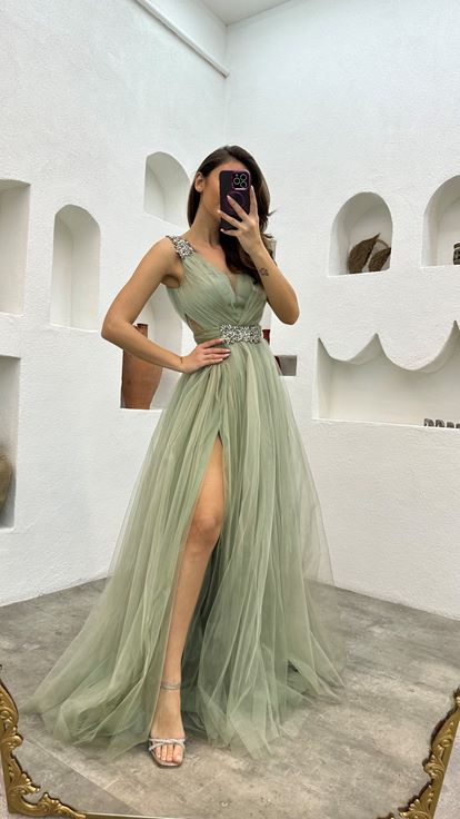 Mint Yeşili Omuzları Ve Beli İşlemeli Tül Abiye Elbise