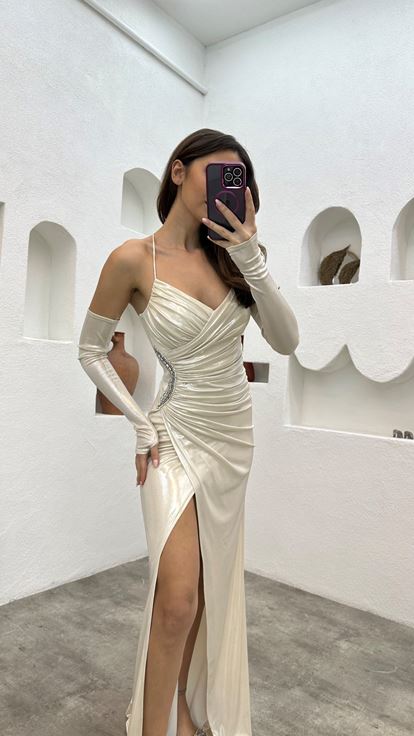 Krem İp Askılı Beli İşlemeli Saten Abiye Elbise