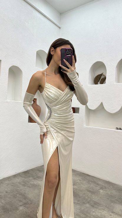 Krem İp Askılı Beli İşlemeli Saten Abiye Elbise