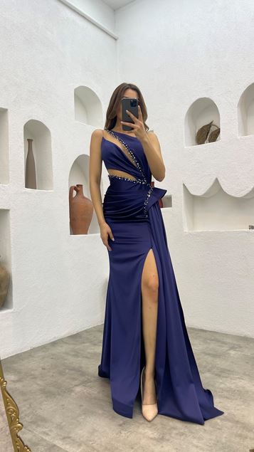 Marineblaues One-Shoulder-Abendkleid aus besticktem Satin