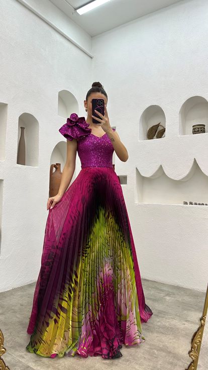 Fuşya Omuz Volanlı Piliseli Abiye Elbise