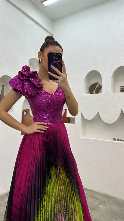 Fuşya Omuz Volanlı Piliseli Abiye Elbise