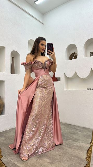 Robe de soirée en satin brodé brodé poudré