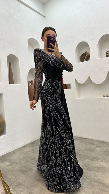 Robe de soirée en satin de satin drapée brodée drapée