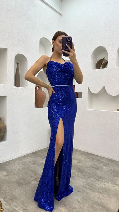 Abito da sera con paillettes e motivo in vita di Saks