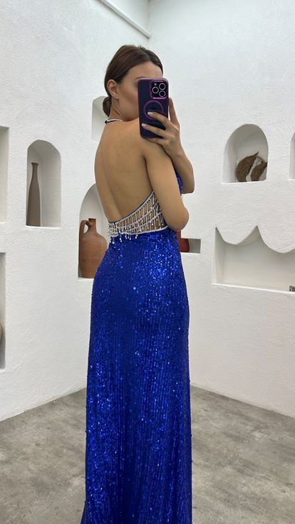 Abito da sera con paillettes e motivo in vita di Saks