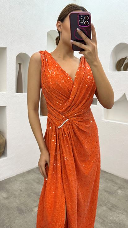 Abito da sera arancione di paillettes con coulisse in vita