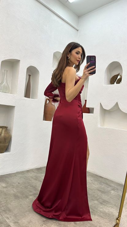 Burgundy Feather Detail Single Sleeve Pleated Satin Evening Dress