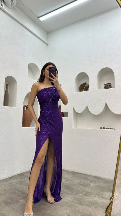 Mor İşlemeli Drapeli Pul Payet Abiye Elbise