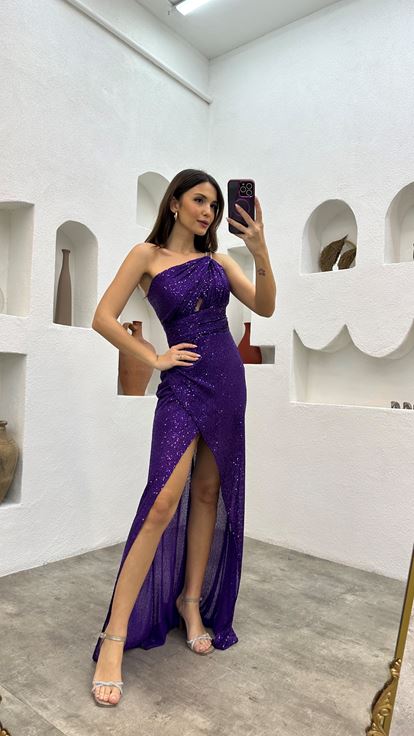 Mor İşlemeli Drapeli Pul Payet Abiye Elbise