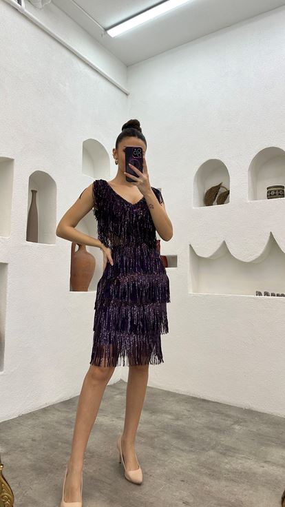 فستان سهرة بتفاصيل خصر أرجواني