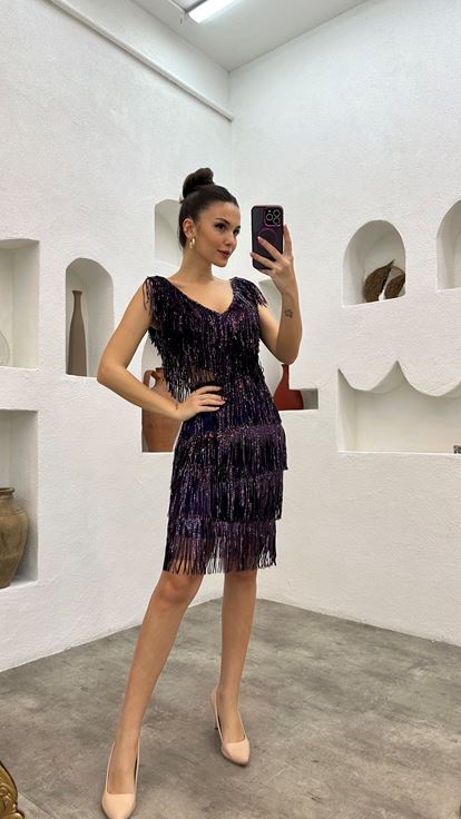 فستان سهرة بتفاصيل خصر أرجواني