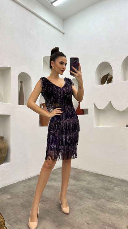 فستان سهرة بتفاصيل خصر أرجواني