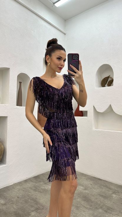 فستان سهرة بتفاصيل خصر أرجواني