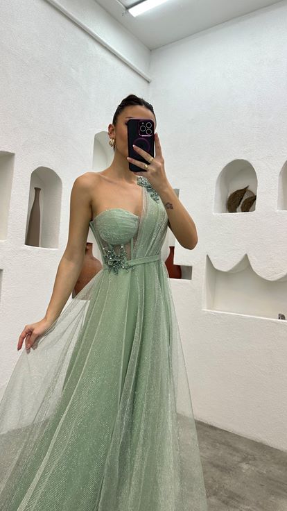 Mint Yeşili Tek Omuz İşlemeli Simli Tül Abiye Elbise