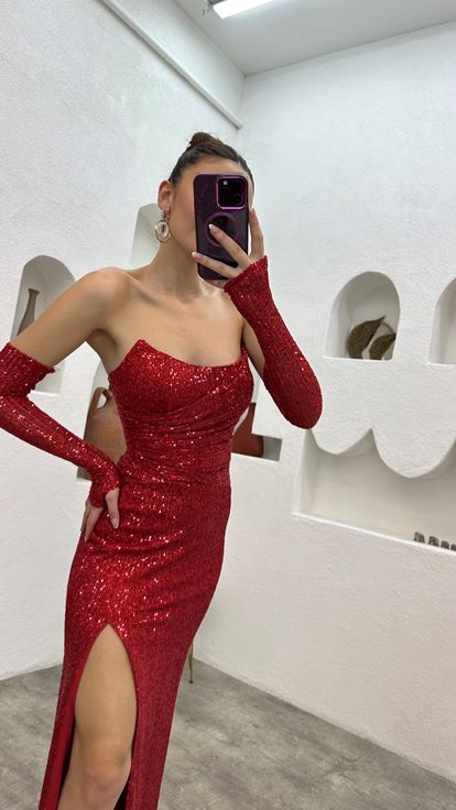 Kırmızı Kol Detay Straplez Pul Payet Abiye Elbise