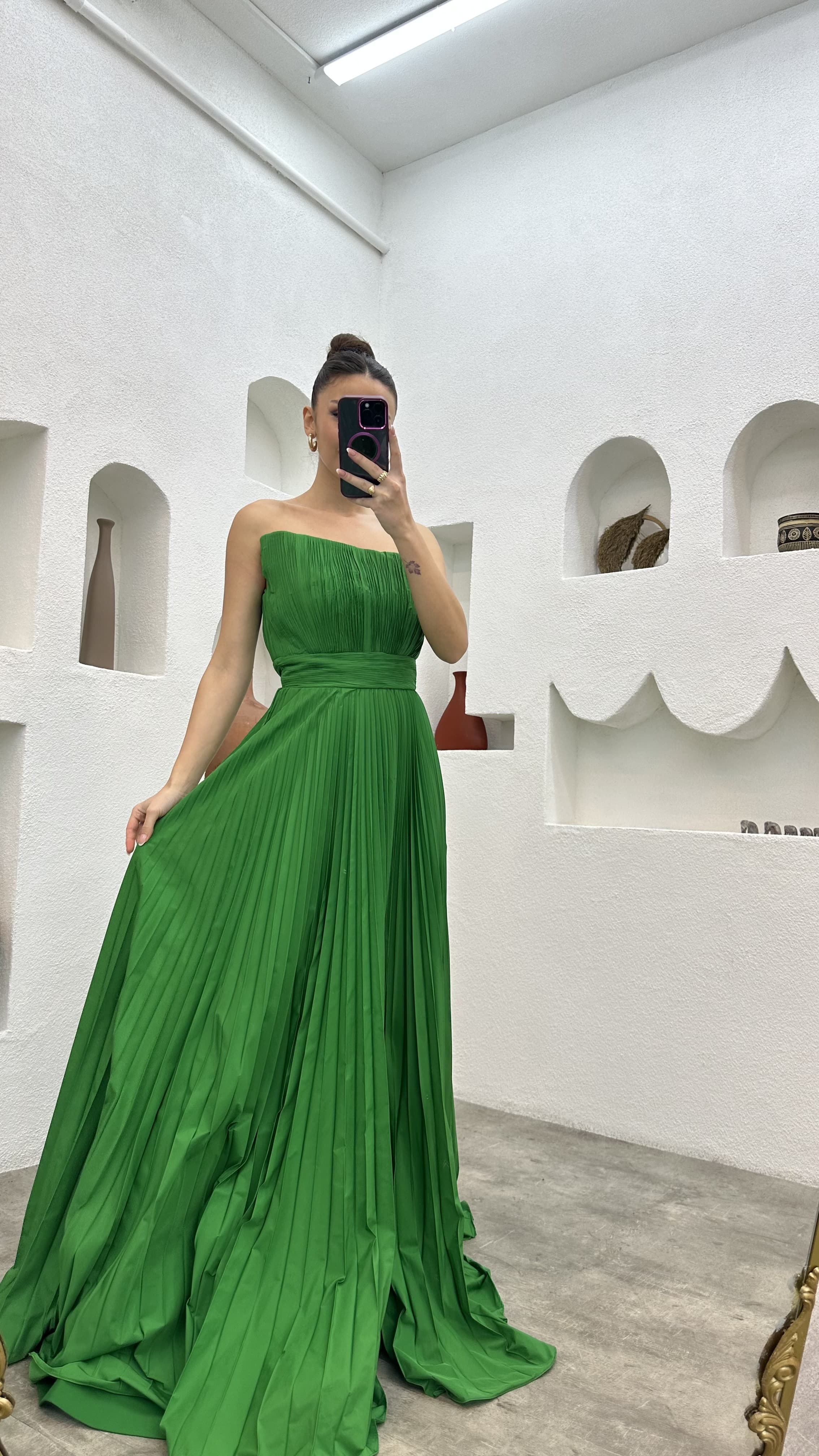 Robe De Soiree Plissee En Satin Plisse Vert