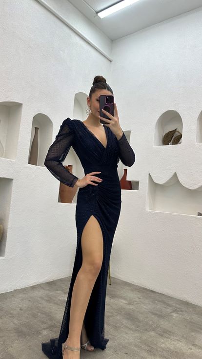 Abito da sera blu navy con scollo a portafoglio arricciato