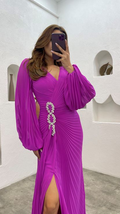 Vestido de noche con cordón bordado en la cintura fucsia