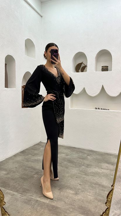 Siyah Boncuk İşlemeli Kuşaklı Abiye Elbise