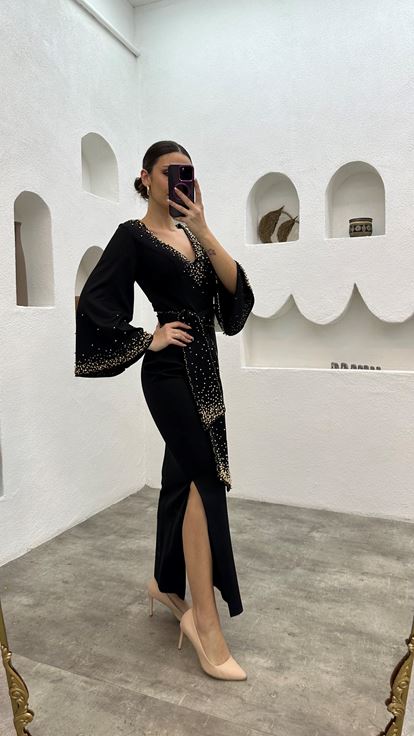 Siyah Boncuk İşlemeli Kuşaklı Abiye Elbise