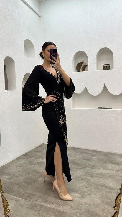 Siyah Boncuk İşlemeli Kuşaklı Abiye Elbise