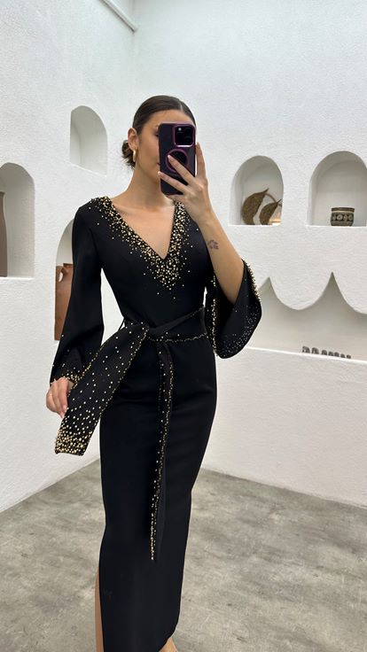 Siyah Boncuk İşlemeli Kuşaklı Abiye Elbise