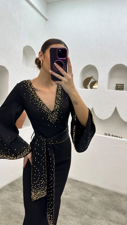 Siyah Boncuk İşlemeli Kuşaklı Abiye Elbise