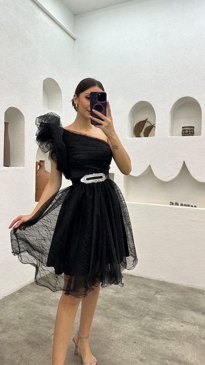 Siyah Tek Omuz Drapeli Kemerli Mini Tül Abiye Elbise