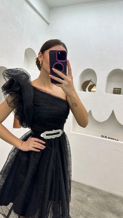 Siyah Tek Omuz Drapeli Kemerli Mini Tül Abiye Elbise