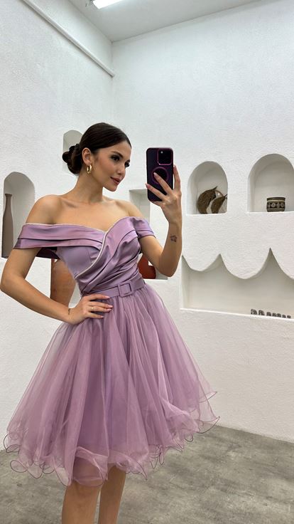 Lila Drapeli Kemerli Tütülü Mini Saten Abiye Elbise