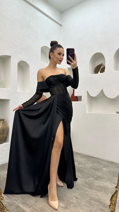 Siyah İşlemeli Transparan Saten Abiye Elbise