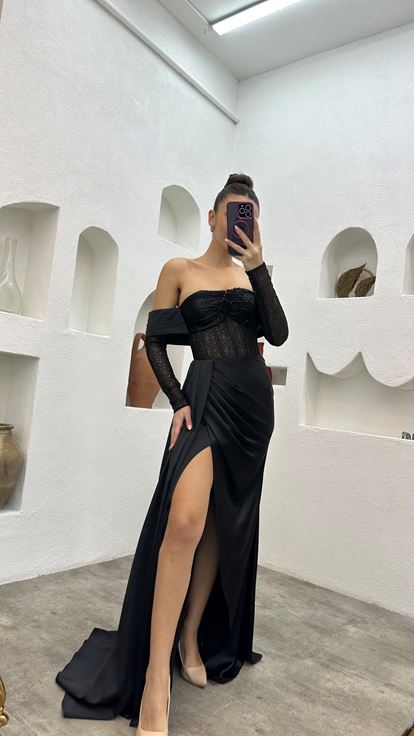 Siyah İşlemeli Transparan Saten Abiye Elbise