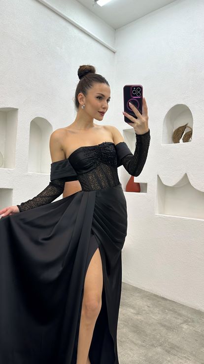 Siyah İşlemeli Transparan Saten Abiye Elbise