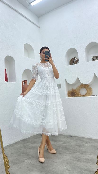 White Lace Detail Tulle Evening Dress
