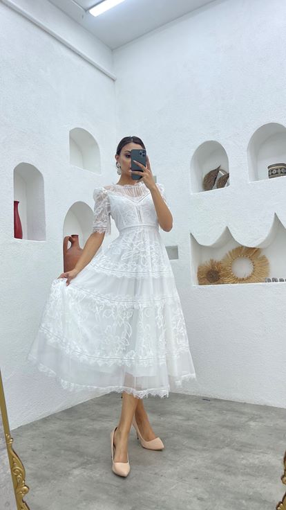 White Lace Detail Tulle Evening Dress