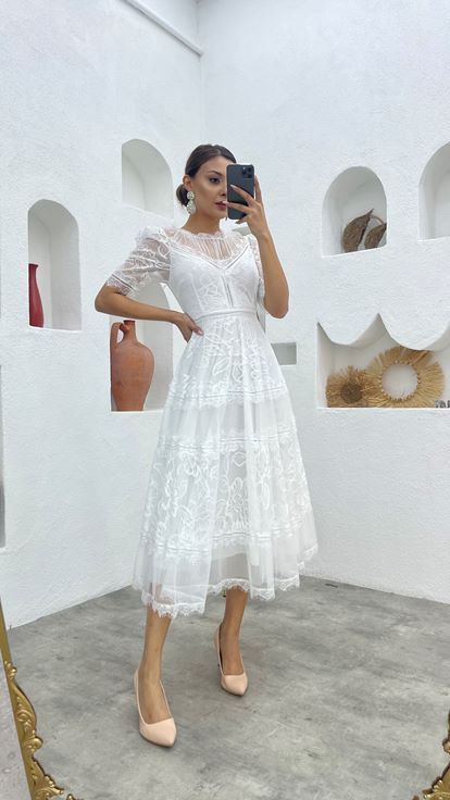 White Lace Detail Tulle Evening Dress
