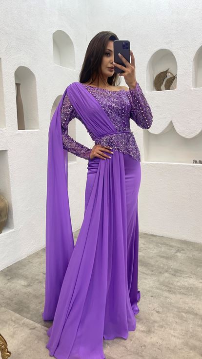Vestido de noche bordado en el pecho morado