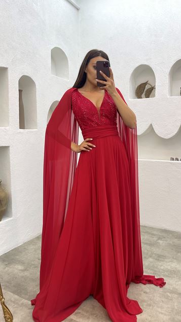 Vestido de noche de tul bordado rojo