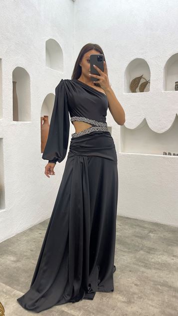 Vestido de noche de satén bordado en la cintura de una sola manga negro