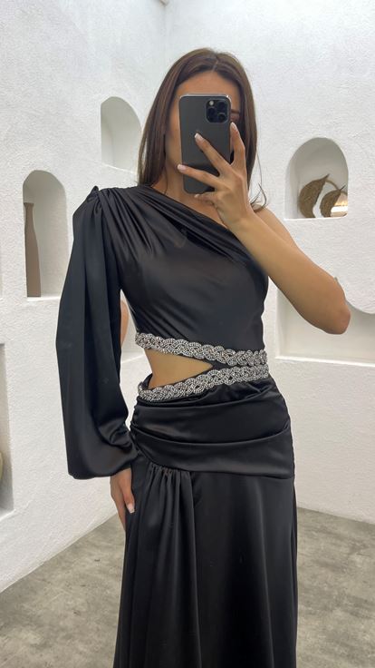 Siyah Tek Kol Beli İşlemeli Saten Abiye Elbise