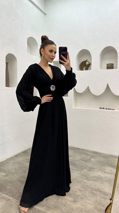 Siyah Göğsü Ve Kolları Fırfırlı Tül Abiye Elbise