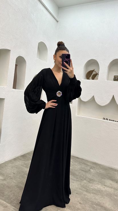 Siyah Göğsü Ve Kolları Fırfırlı Tül Abiye Elbise