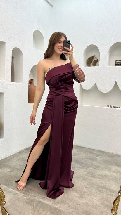 فستان سهرة من الساتان المطرز بلون البرقوق، بمقاسات كبيرة، بكم واحد