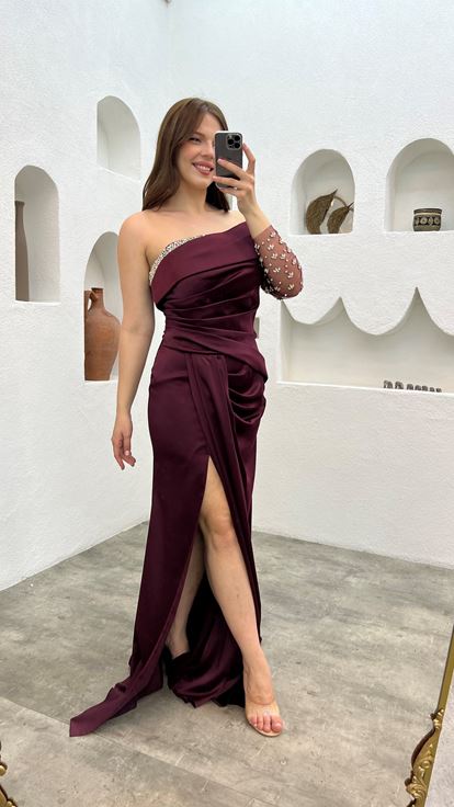 فستان سهرة من الساتان المطرز بلون البرقوق، بمقاسات كبيرة، بكم واحد