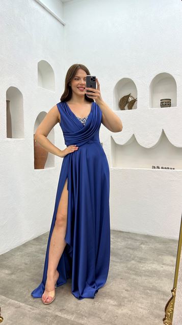 Vestido de noche de talla grande de satén bordado con volantes en el pecho azul petróleo